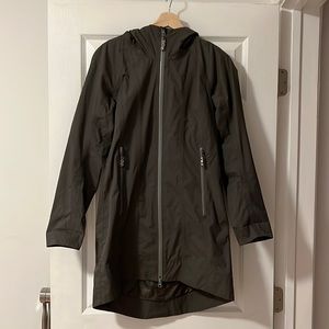 lululemon rain jacket size 4